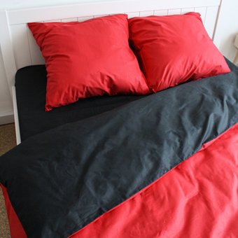 Комплект постельного белья семейный Сатин Красный и черный Ananasko 990546 125 г/м² 990546(s) фото | ANANASKO