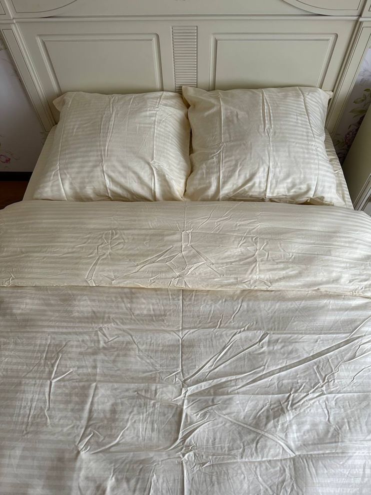 Комплект постельного белья семейного Страйп сатин Молочный Ananasko 540507  540507(s) фото | ANANASKO