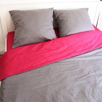 Комплект постельного белья полуторный Сатин Серый и малиновый Ananasko 99037 125 г/м² 99037(1,5) фото | ANANASKO